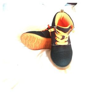 Size 7 toddler boys OshKosh boots